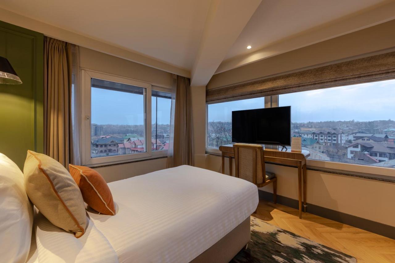 Sarovar Portico Srinagar Esterno foto